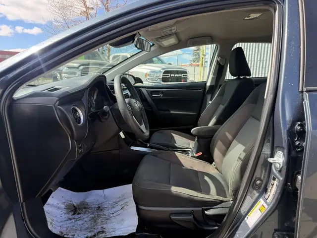 2017 Toyota Corolla - Photo 19
