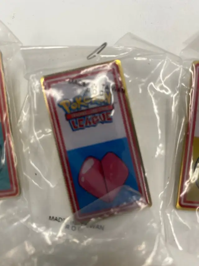 Pokemon League Wizards 2000 pins - Photo 3