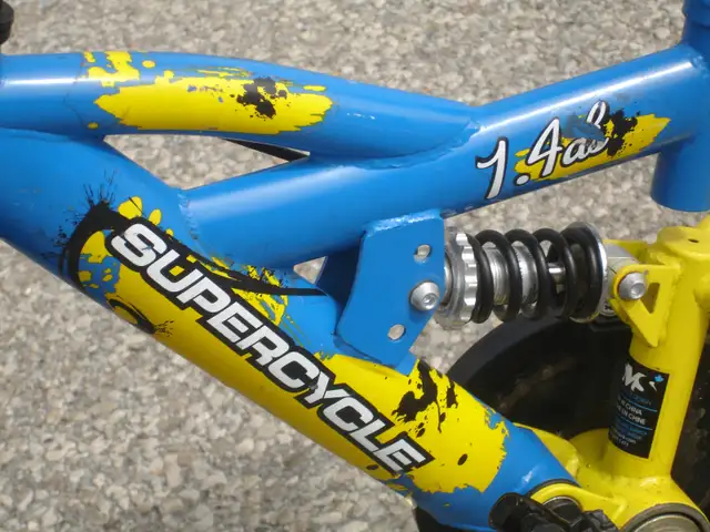 OUTGROWN BOY'S 14' SUPERCYCLE 1.4 SERIES WITH DAUL SUSPENSION! - Photo 5