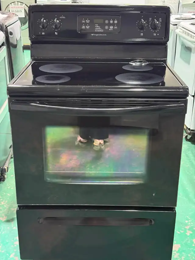Reconditioned Frigidaire Glass Top Stove (S4223) $378 - Photo 2