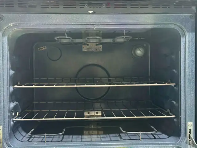 Reconditioned Frigidaire Glass Top Stove (S4223) $378 - Photo 4