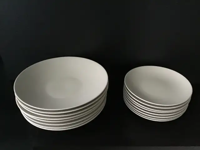 Home Brand Thailand dinnerware $115.00 - Photo 3