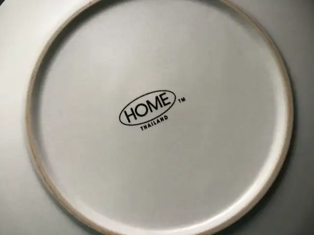 Home Brand Thailand dinnerware $115.00 - Photo 4