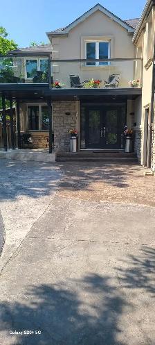$1350 Spacious 1-Bedroom Basement Apartment in Pickering