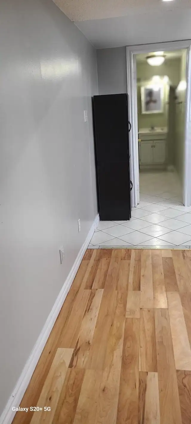 $1350 Spacious 1-Bedroom Basement Apartment in Pickering - Photo 5