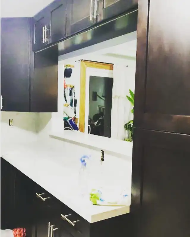 Quartz Countertops / Solid Surfaces - Photo 9