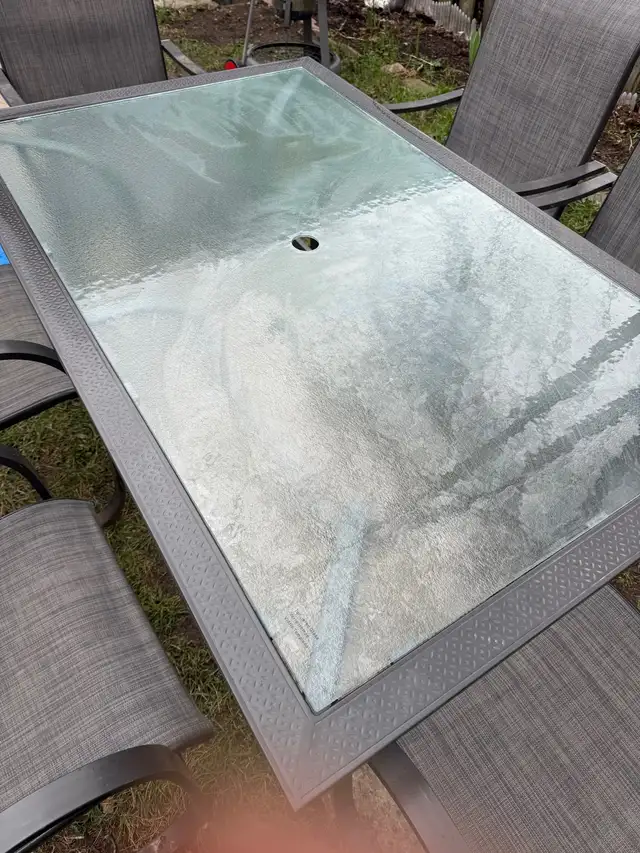 Outdoor Table & Chairs - Photo 2