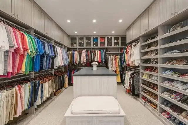 Walkin Closets & Wardrobes - Photo 7