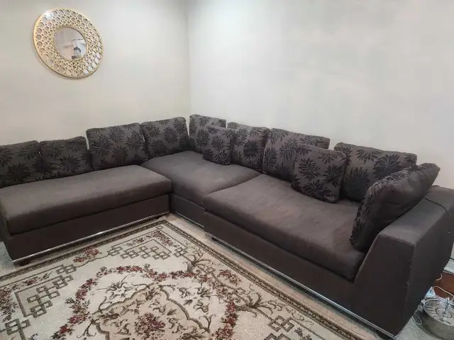 free sofa set - Photo 3