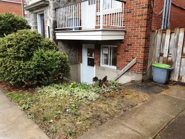 LOGEMENT  À  LOUER .  2 1/2  , métro Crémazie  nord. - Photo 2