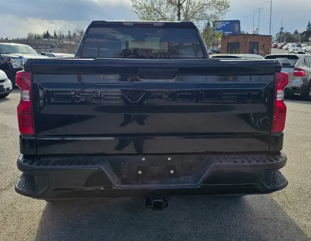 This Pickup powered by a Gasoline engine featuring 4WD/4-Wheel D - Photo 5