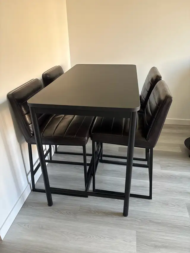 36" table and 4 chairs