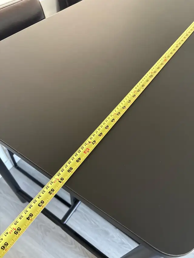 36" table and 4 chairs - Photo 2
