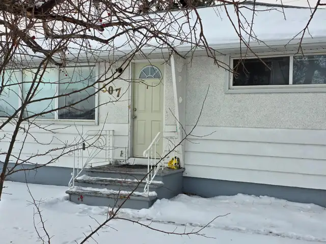 Spacious 1-bedroom Basement Suite - Winston Heights NE