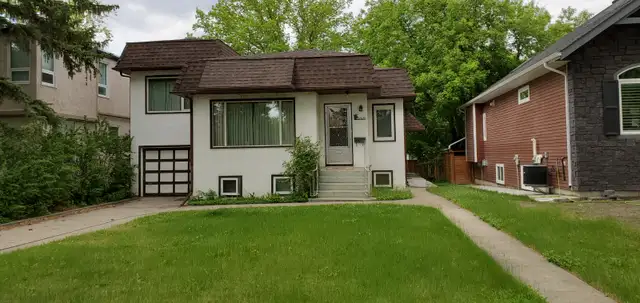 Main Floor, 2-Bdrm House in Varsity View , 5-min walk to U of S