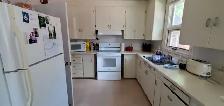 Main Floor, 2-Bdrm House in Varsity View , 5-min walk to U of S - Photo 4