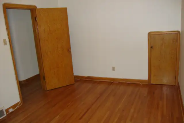 Main Floor, 2-Bdrm House in Varsity View , 5-min walk to U of S - Photo 8