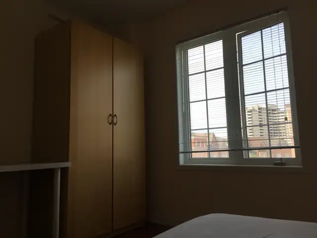 rooms for rent at York University village - Photo 5