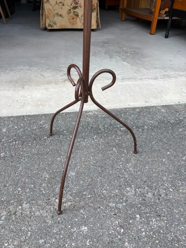 Metal Hand Towel Stand - Photo 7