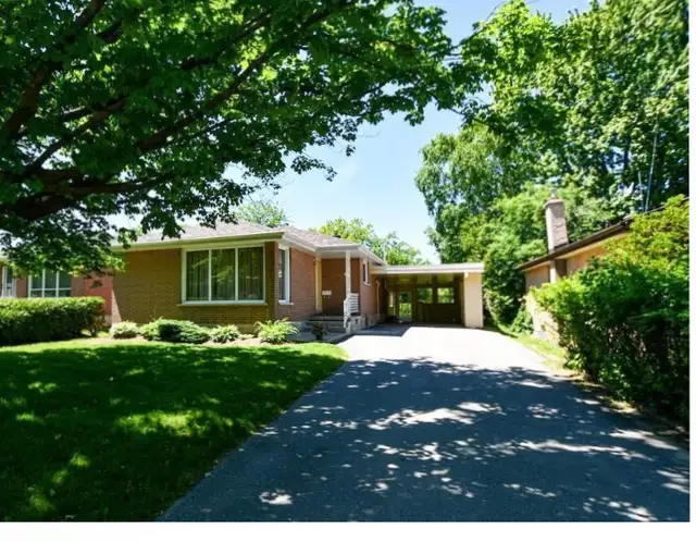 2 Bedroom Upper Apartment Av. July 1st for Rent