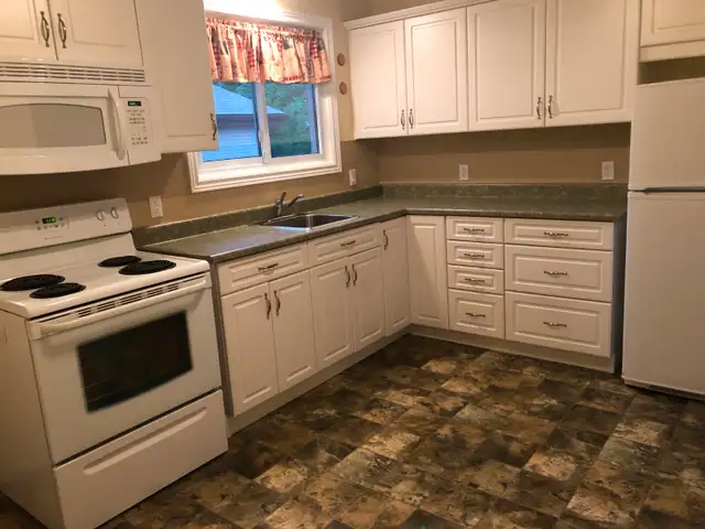 2 Bedroom Upper Apartment Av. July 1st for Rent - Photo 5