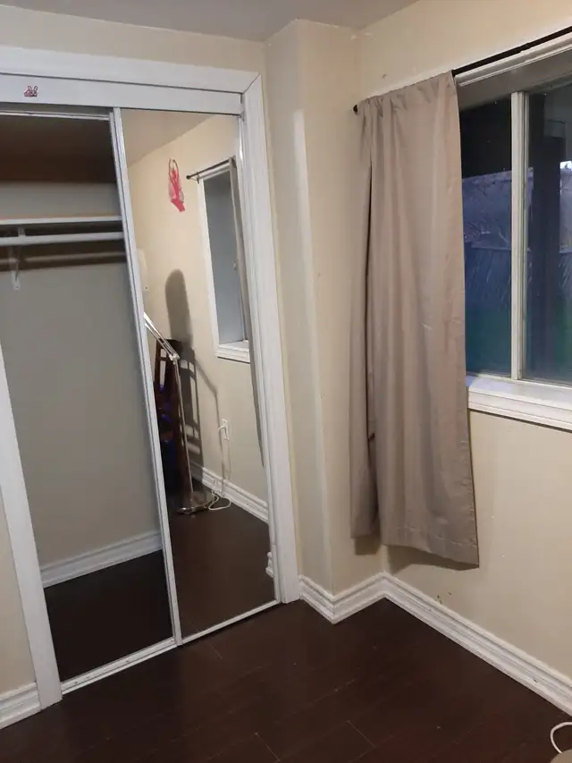 Private Bedroom Available - Photo 7