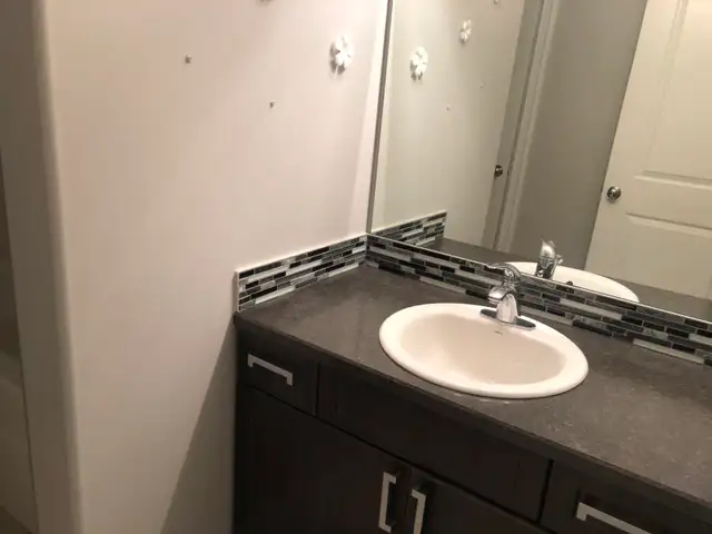 Room for Rent -Fully furnished separate entrance 2-bedroom suite - Photo 7
