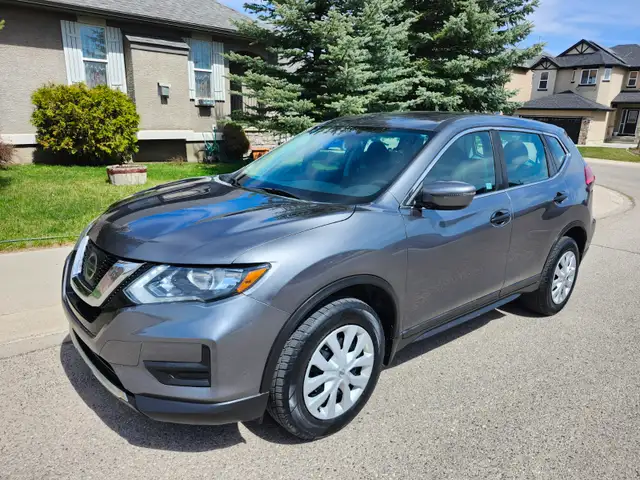 2017 Nissan Rogue S AWD Low 85k kms similar2 CRV RAV4 RVR Civic - Photo 3