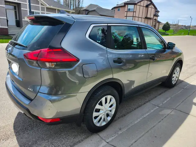 2017 Nissan Rogue S AWD Low 85k kms similar2 CRV RAV4 RVR Civic - Photo 4