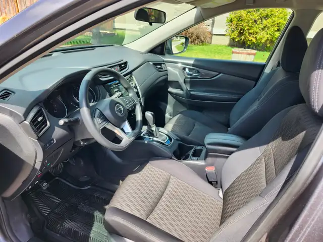 2017 Nissan Rogue S AWD Low 85k kms similar2 CRV RAV4 RVR Civic - Photo 8