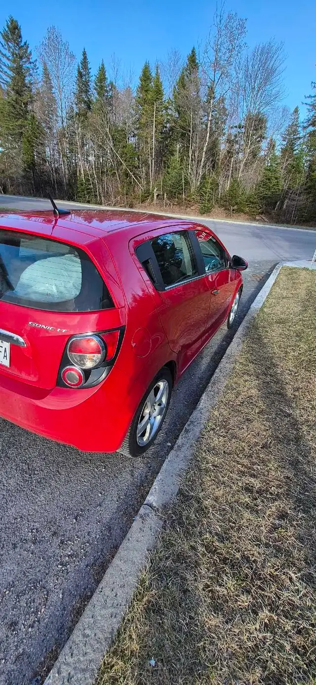 A vendre chevrolet sonic 1.8 2012 - Photo 2