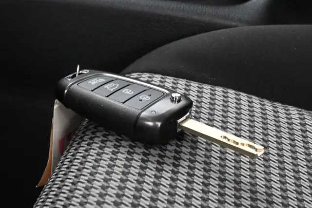 2019 Hyundai Kona Essential FWD Heated Seats, Apple/Android, All - Photo 5
