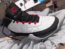 MEN'S AND1 BASKETBALL SHOE