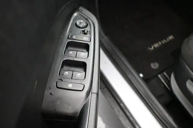 2021 Hyundai Venue ESSENTIAL Call 902-466-9550 Android Auto/Appl - Photo 5