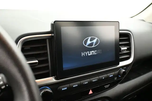 2021 Hyundai Venue ESSENTIAL Call 902-466-9550 Android Auto/Appl - Photo 8