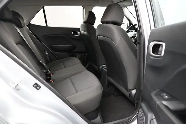 2021 Hyundai Venue ESSENTIAL Call 902-466-9550 Android Auto/Appl - Photo 17