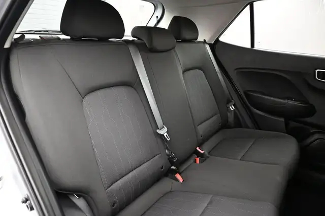 2021 Hyundai Venue ESSENTIAL Call 902-466-9550 Android Auto/Appl - Photo 18