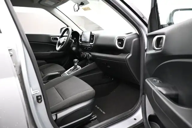 2021 Hyundai Venue ESSENTIAL Call 902-466-9550 Android Auto/Appl - Photo 19