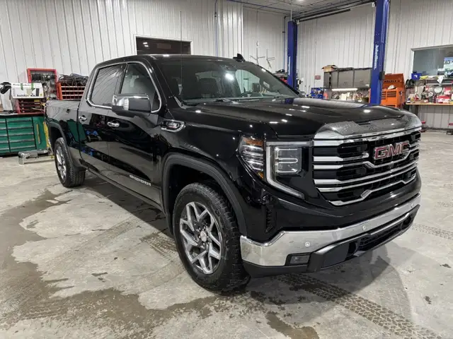 2024 GMC Sierra 1500 SLT, Duramax - Photo 3