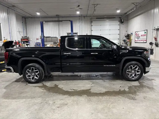 2024 GMC Sierra 1500 SLT, Duramax - Photo 4