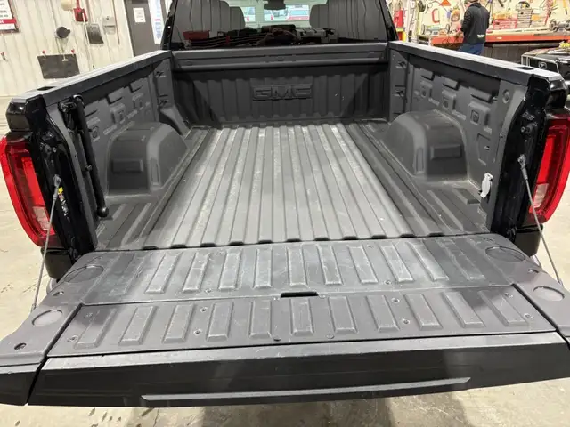 2024 GMC Sierra 1500 SLT, Duramax - Photo 8