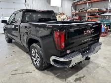 2024 GMC Sierra 1500 SLT, Duramax - Photo 10