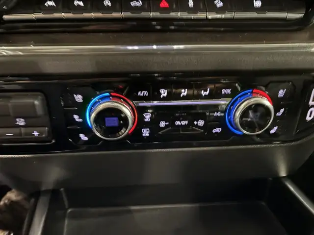 2024 GMC Sierra 1500 SLT, Duramax - Photo 29