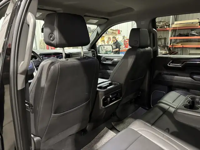2024 GMC Sierra 1500 SLT, Duramax - Photo 33