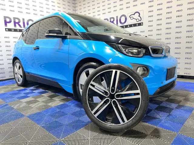 2016 BMW i3 - Photo 9