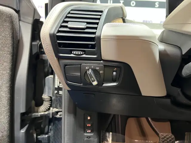 2016 BMW i3 - Photo 13