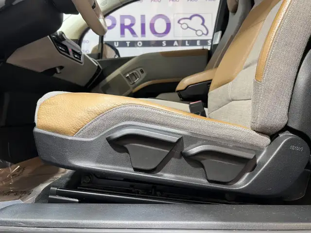 2016 BMW i3 - Photo 16