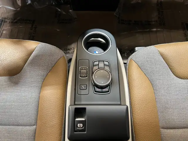 2016 BMW i3 - Photo 28