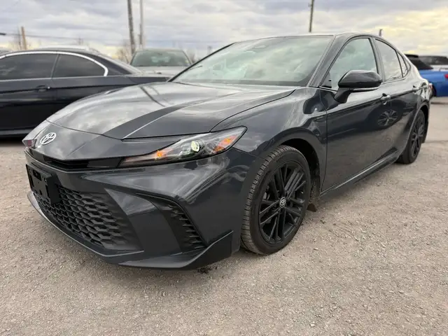 2025 Toyota Camry SE Upgrade Hybrid