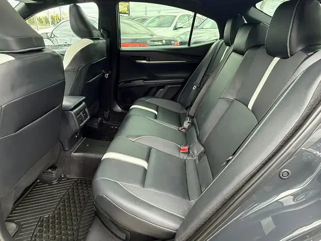 2025 Toyota Camry SE Upgrade Hybrid - Photo 8